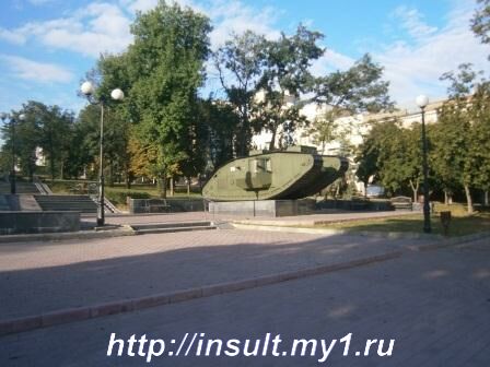 фото - английский танк в Луганске